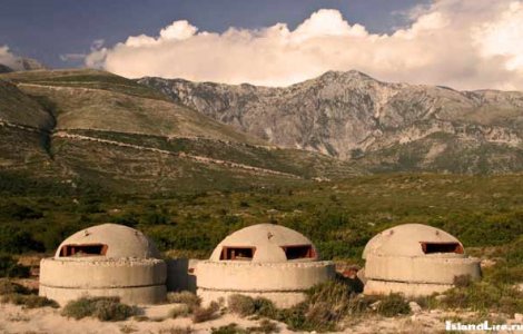 Бункеры на острове Сазан (Албания)