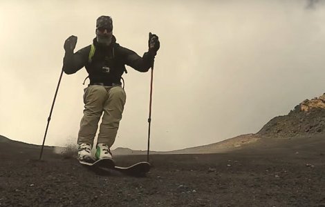По склону действующего вулкана на ...лыжах (видео)