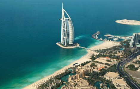 К роскошному отелю-парусу в Дубаи пристроят «палубу»